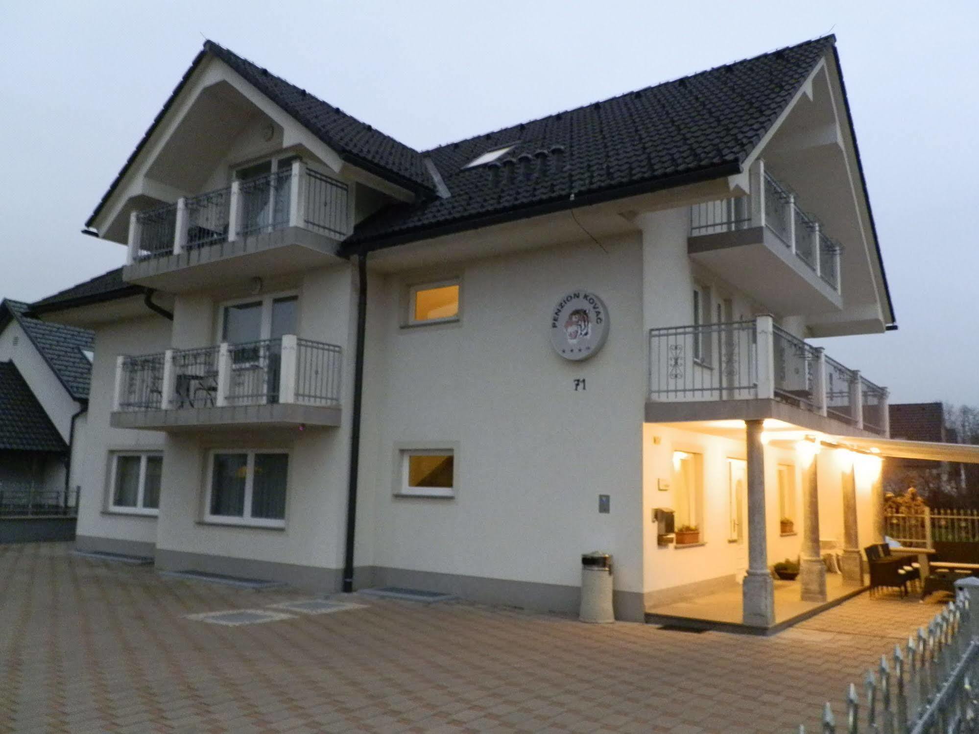 Penzion Kovac Hotel Radovljica Exterior photo